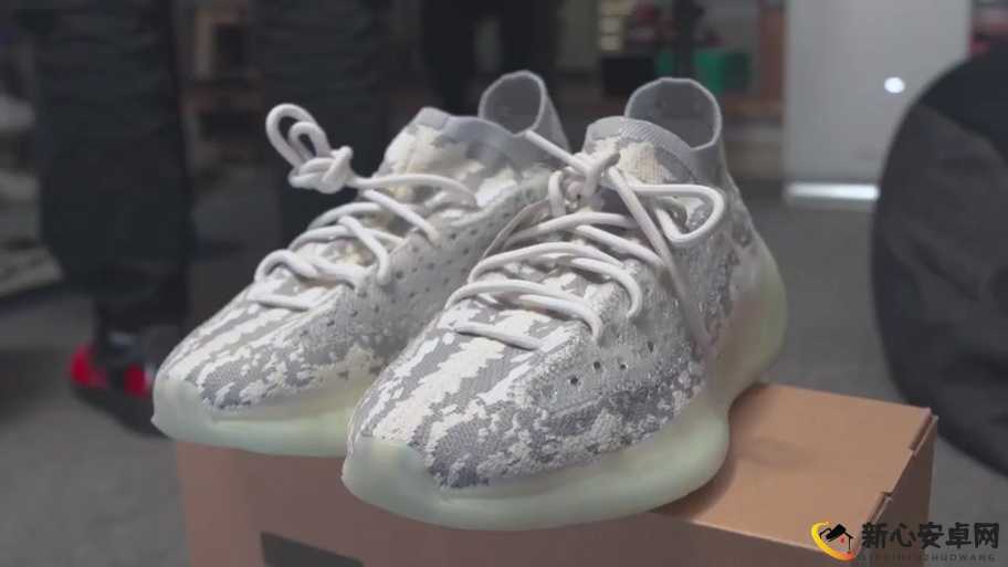 Yeezy380 蜜桃粉鉴定：详细步骤与精准技巧全解析